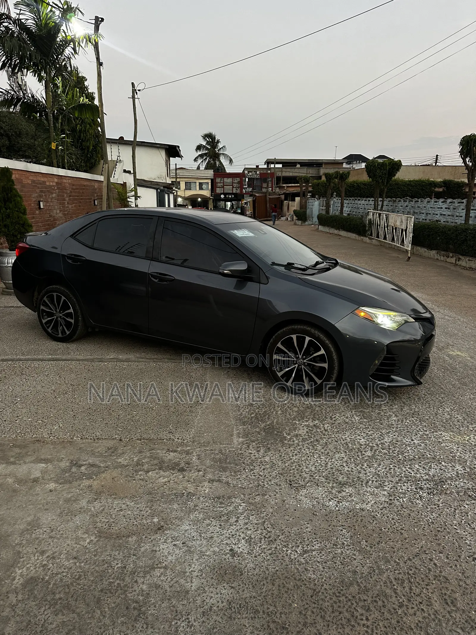 Toyota Corolla SE 4dr Sedan (1.8L 4cyl CVT) 2017 Gray