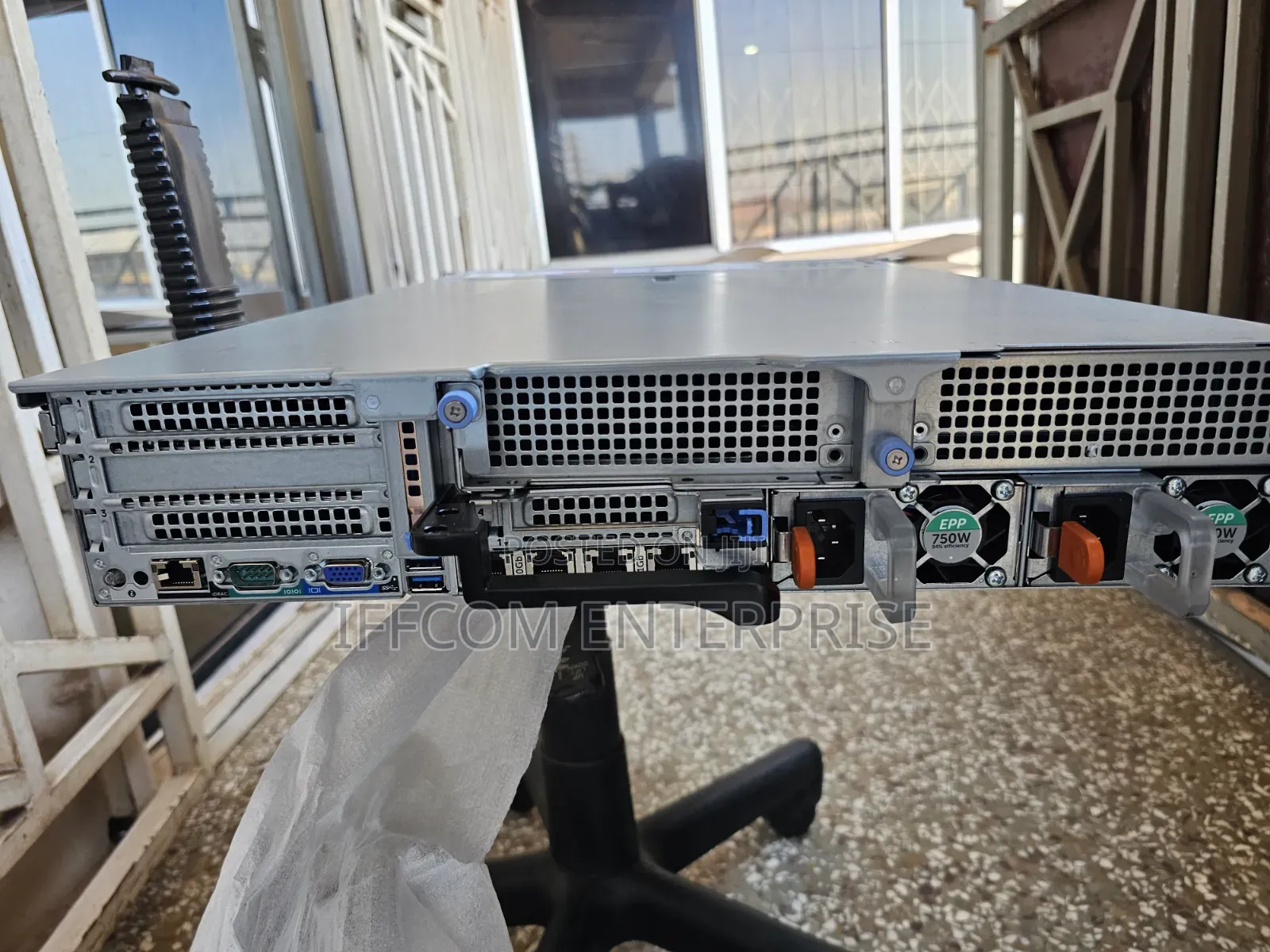 New Server Dell PowerEdge R740 32GB Intel Xeon HDD 2T