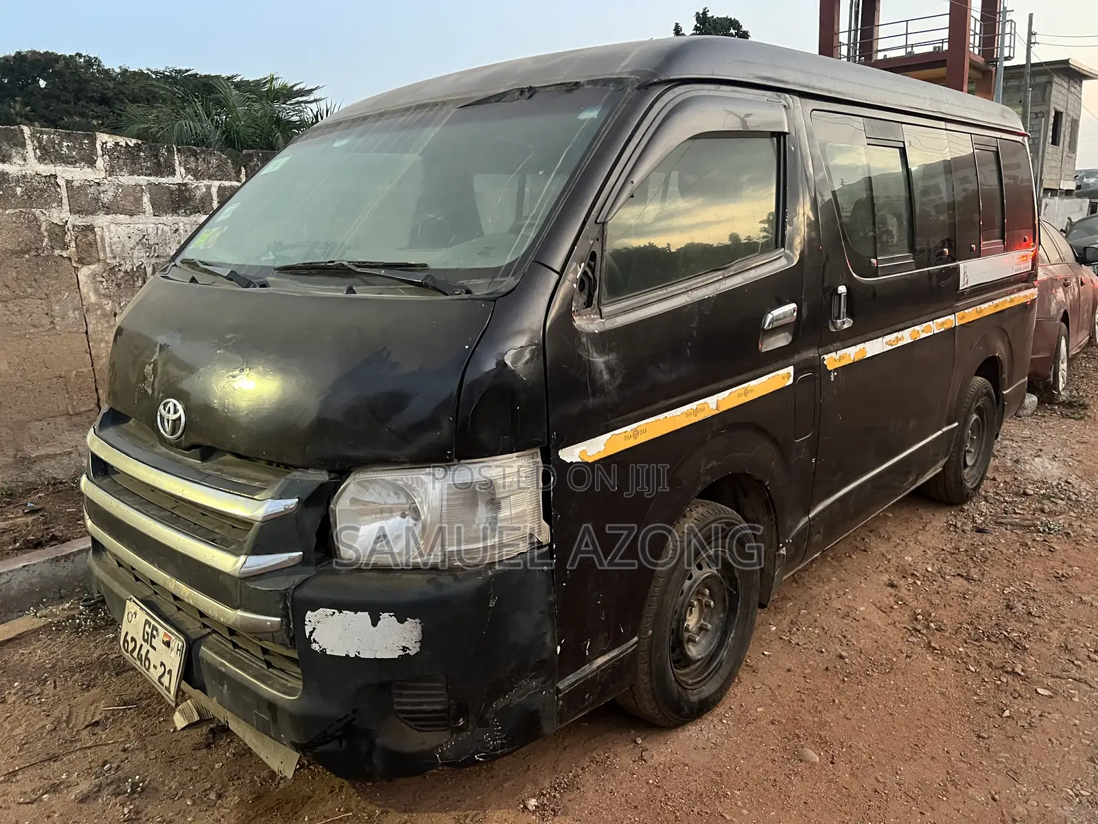 Toyota HiAce 2015 Black
