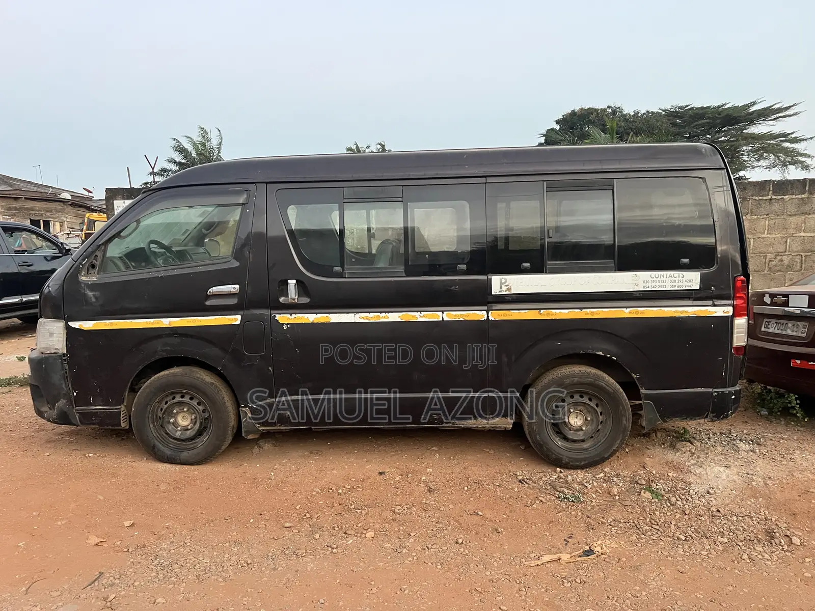 Toyota HiAce 2015 Black