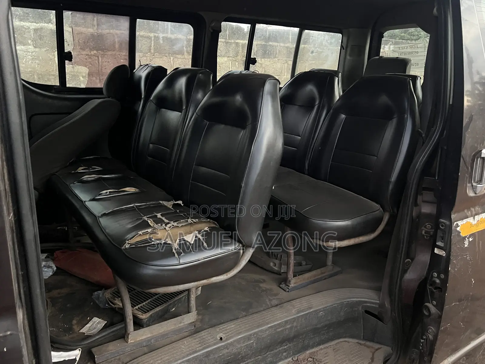 Toyota HiAce 2015 Black