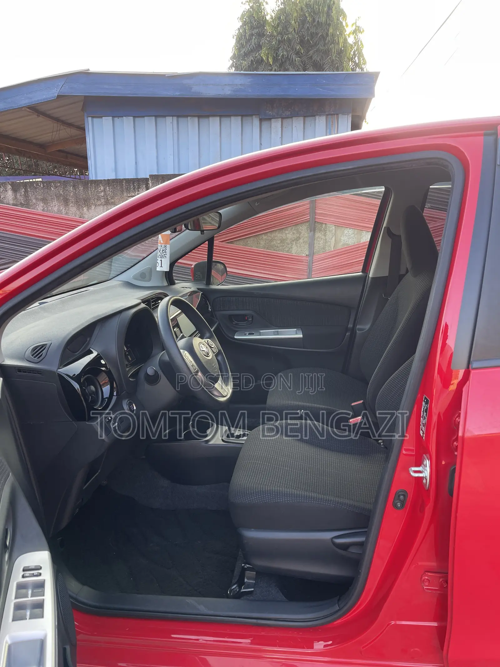 Toyota Vitz 1.3 FWD 5dr 2015 Red
