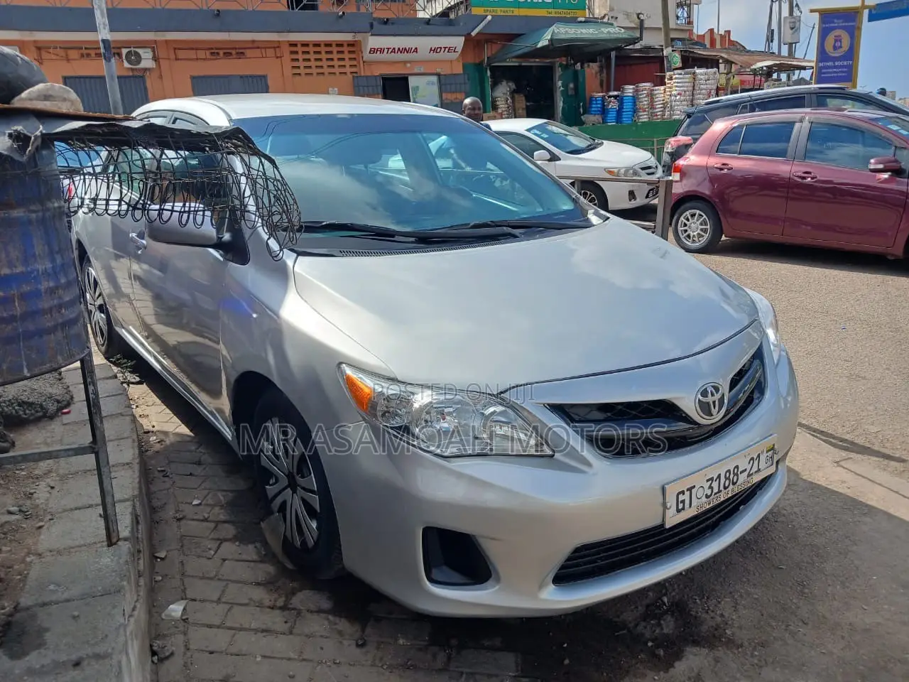 Toyota Corolla LE 4dr Sedan (1.8L 4cyl 4A) 2013 Silver
