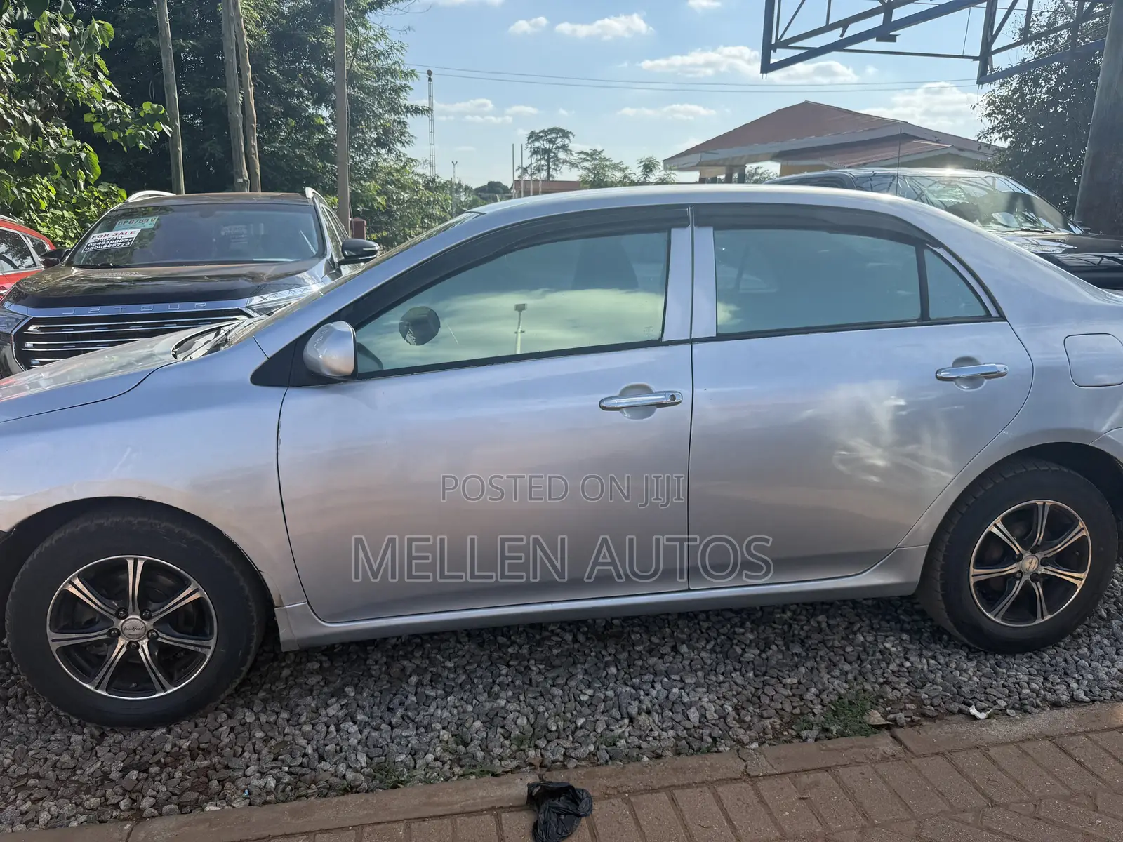 Toyota Corolla LE 4dr Sedan (1.8L 4cyl 4A) 2010 Silver