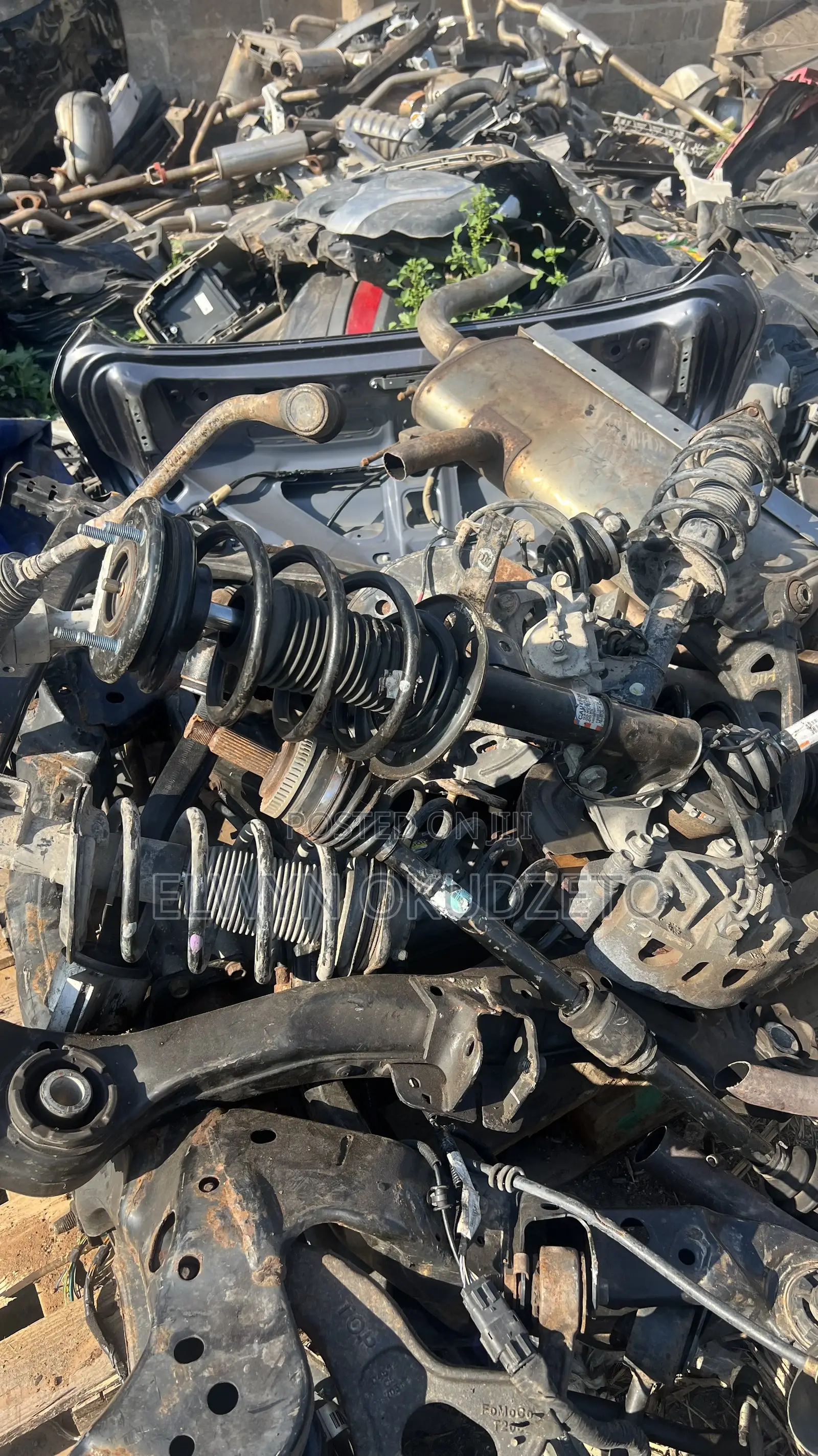 2016-2019 Ford Explorer Shock Hub Lower Arm