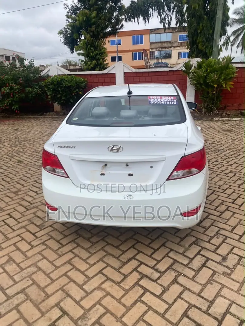 Hyundai Accent SE Sedan 2016 White