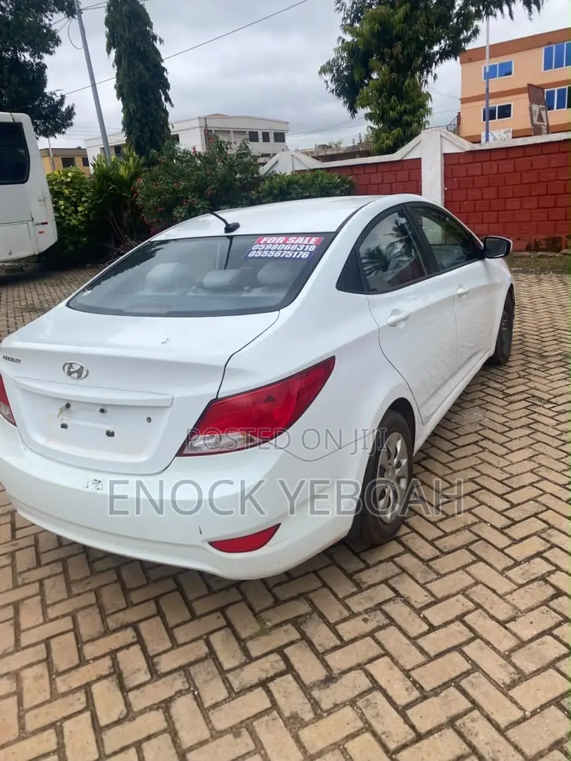 Hyundai Accent SE Sedan 2016 White