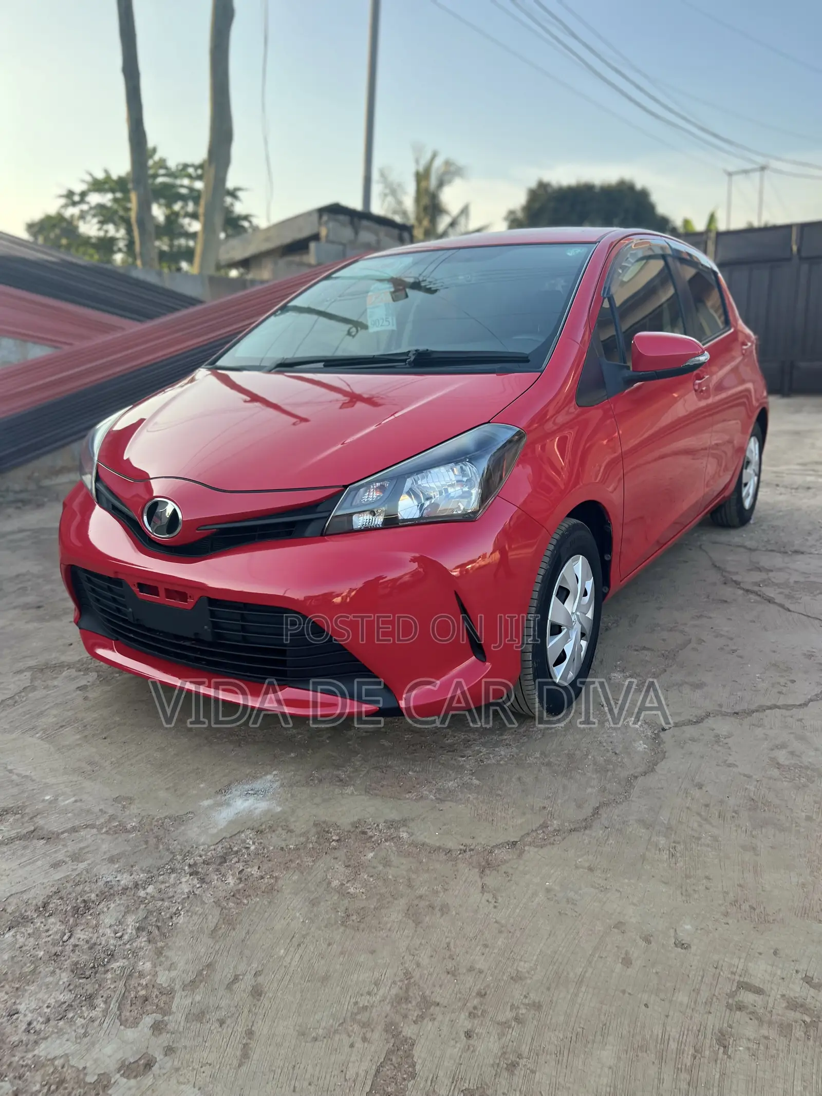 Toyota Vitz 1.3 AWD 5dr 2015 Red