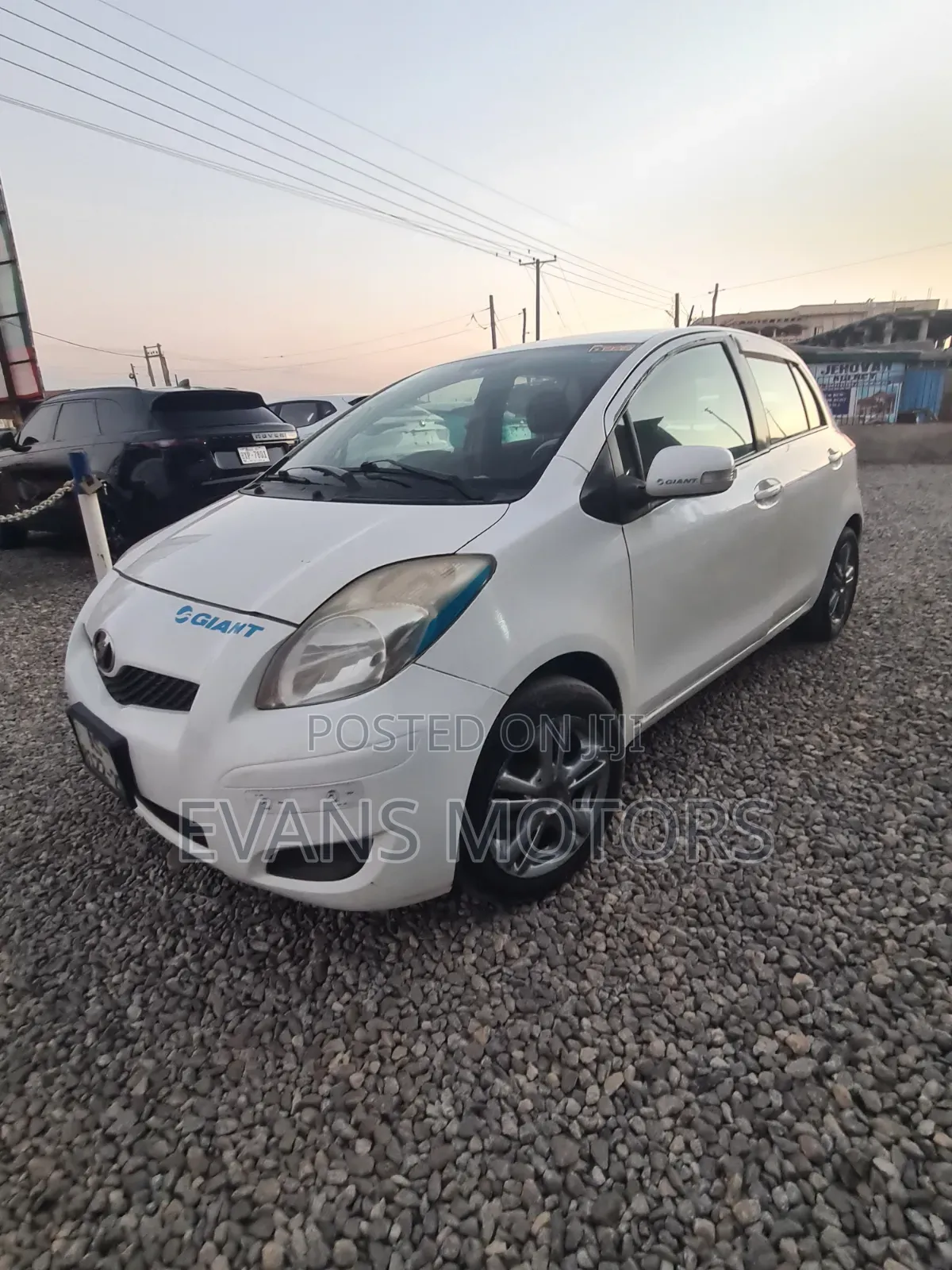 Toyota Vitz 1.0 FWD 3dr 2010 White