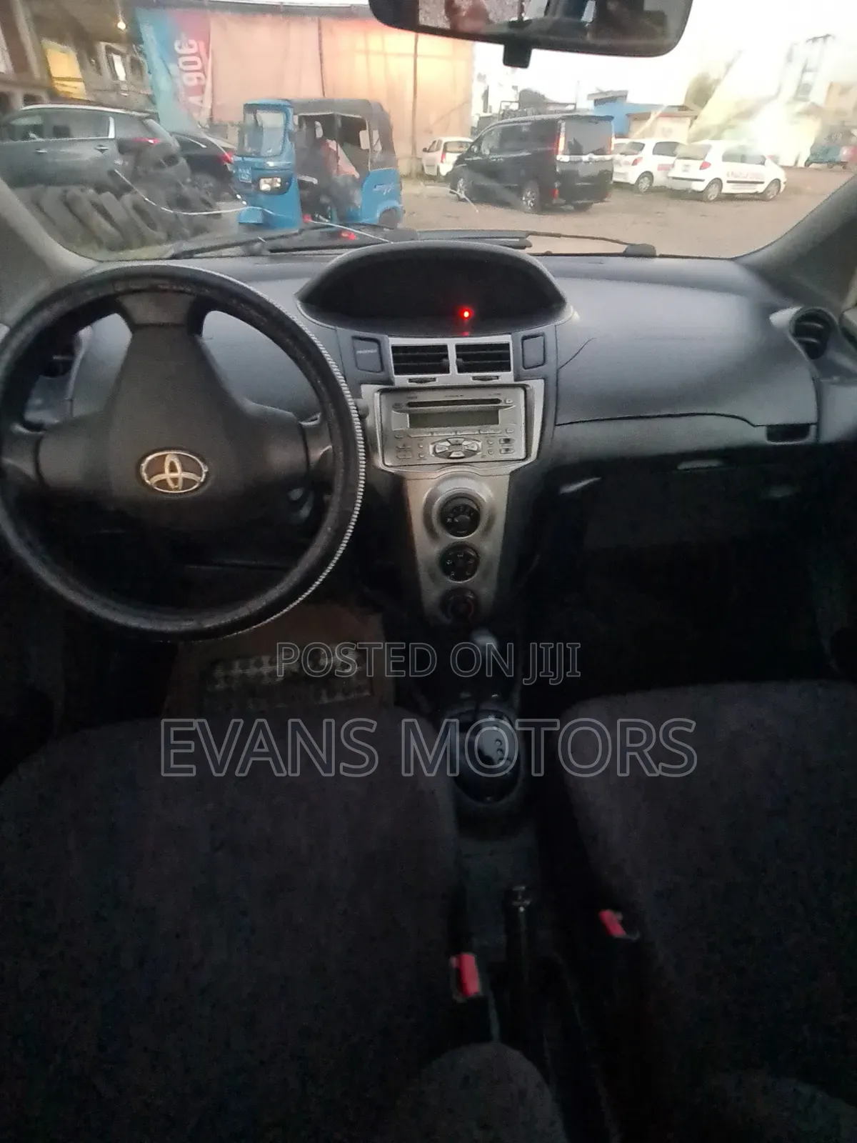 Toyota Vitz 1.0 FWD 3dr 2010 White