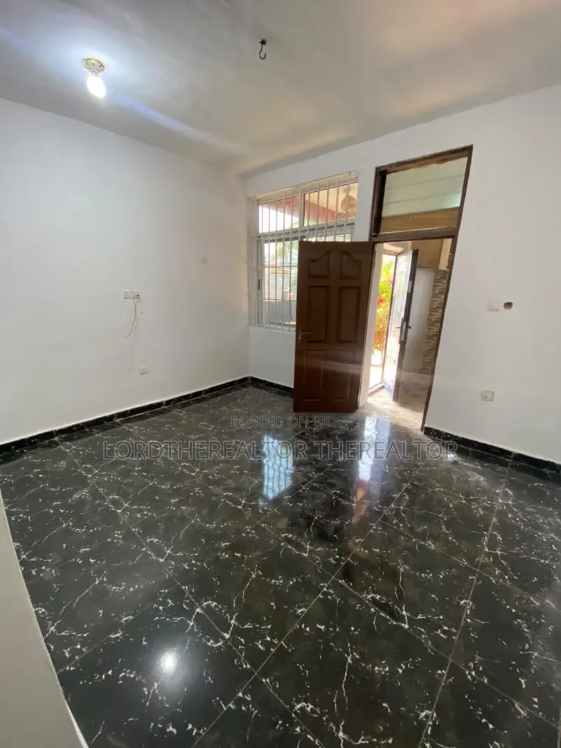 2bdrm Apartment in Last Stop for rent