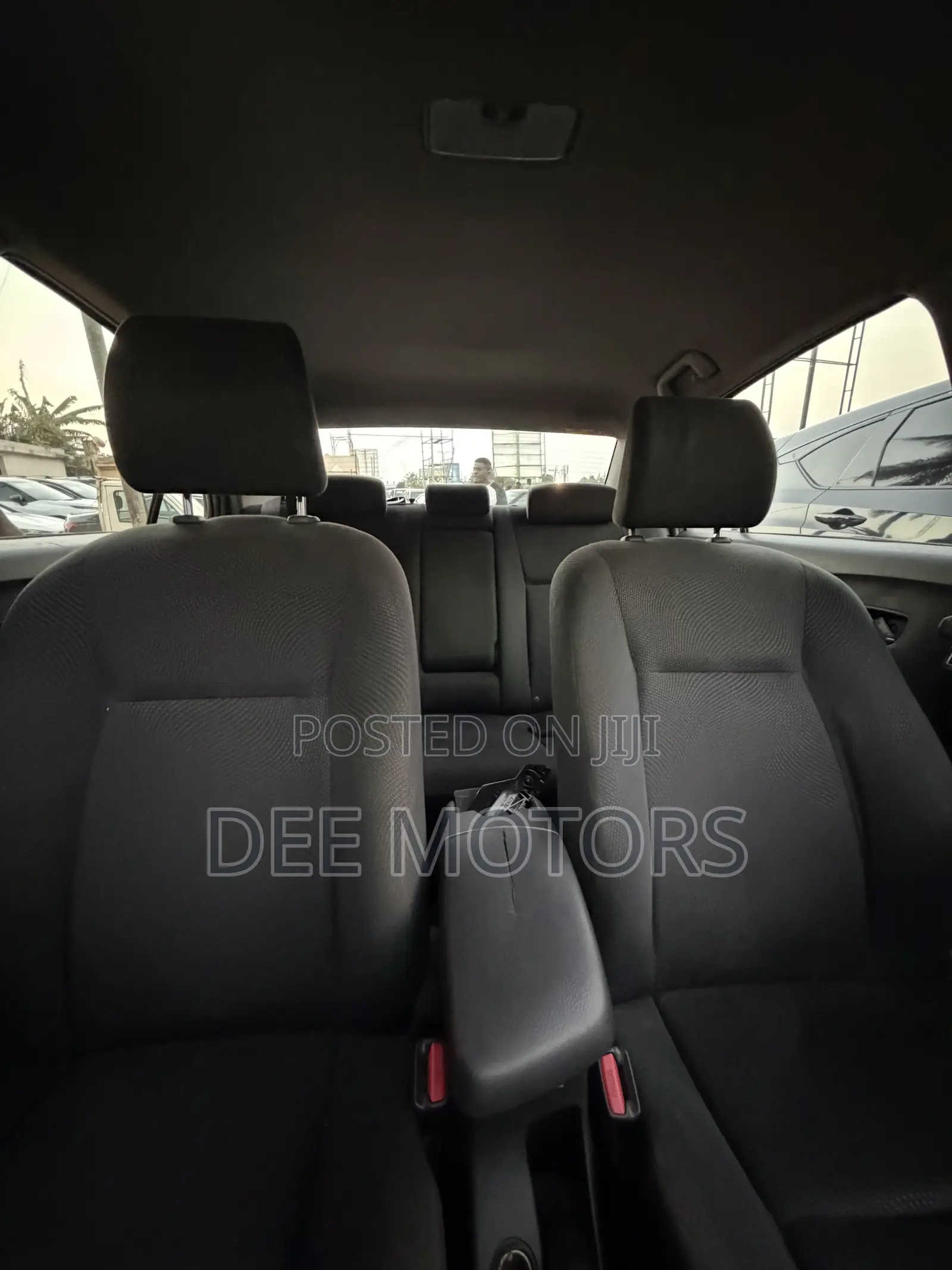Toyota Yaris SE Hatchback 5dr 2012 Silver