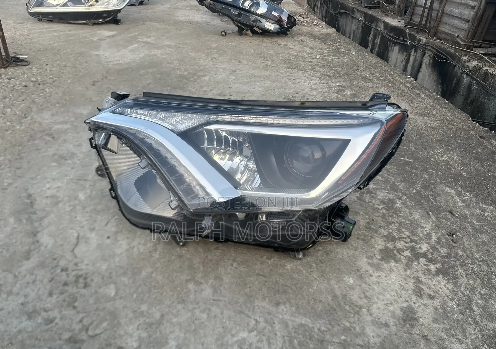Toyota RAV4 2016-2018 Headlight Pair