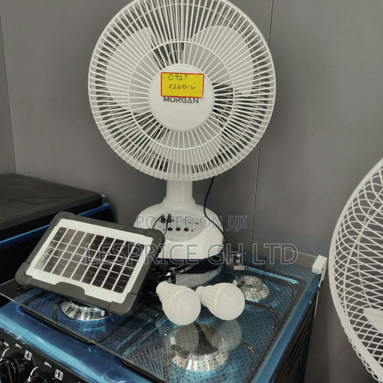 Great Performance Yet Affordable Rechargeable Solar Fan With USB/Bullb