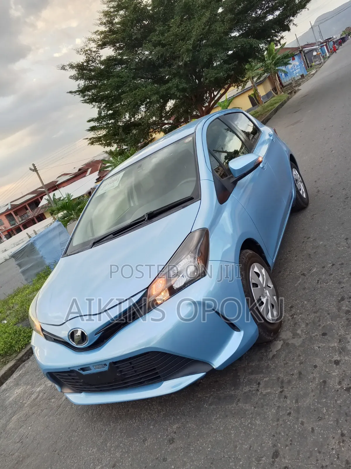 Toyota Vitz 1.3 FWD 5dr 2015 Blue