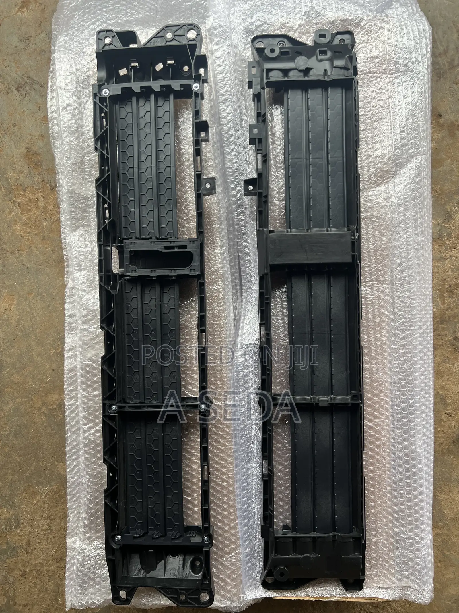 Honda CRV Shutter Grill 2017 2018 2019 2020 2021 2022 2023 2024