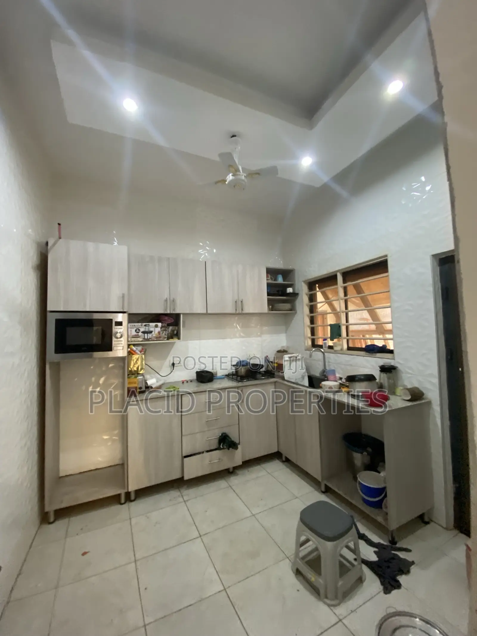 3bdrm Apartment in Agbogba for rent