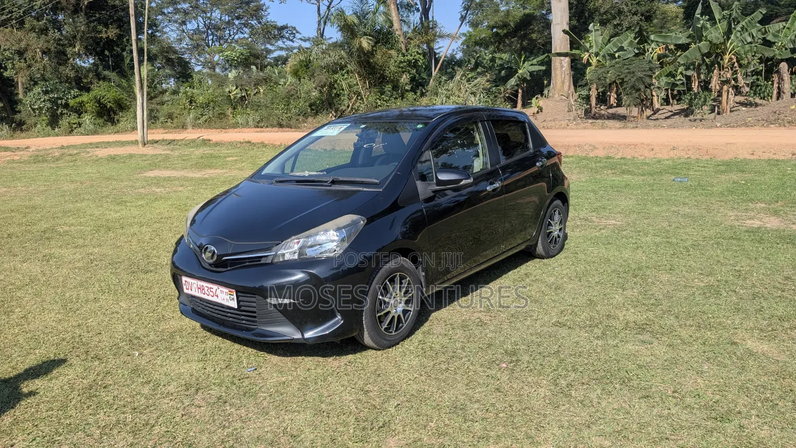 Toyota Vitz 1.3 FWD 5dr 2015 Black