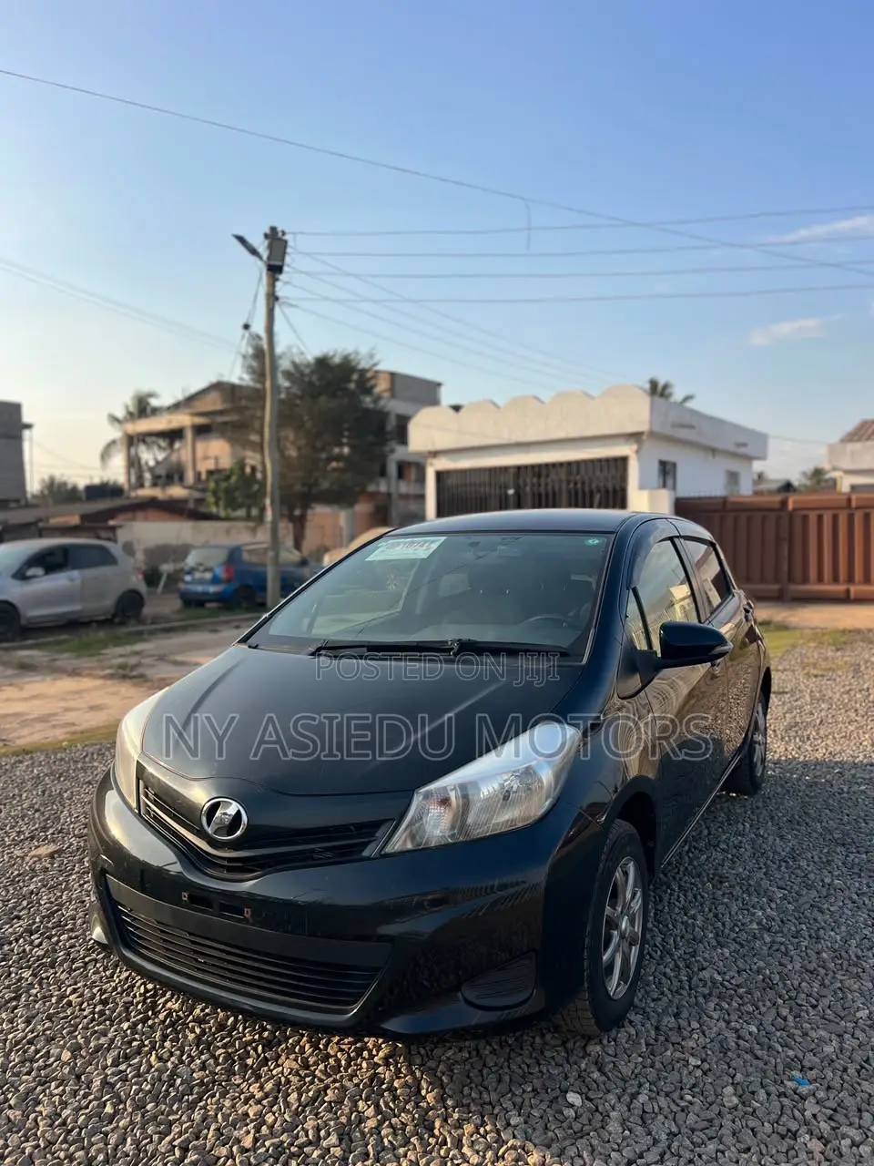 Toyota Vitz 1.3 FWD 5dr 2013 Black