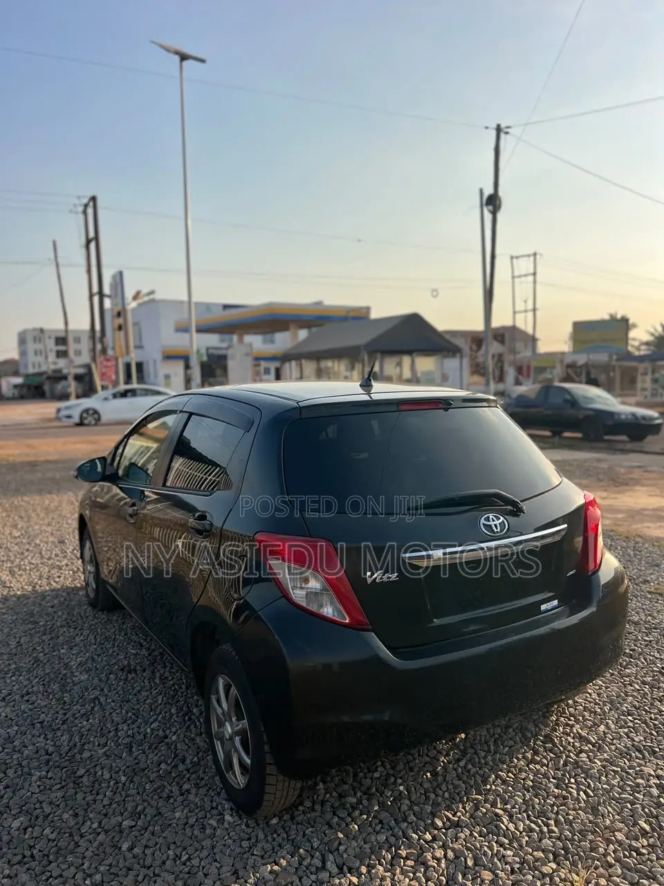 Toyota Vitz 1.3 FWD 5dr 2013 Black