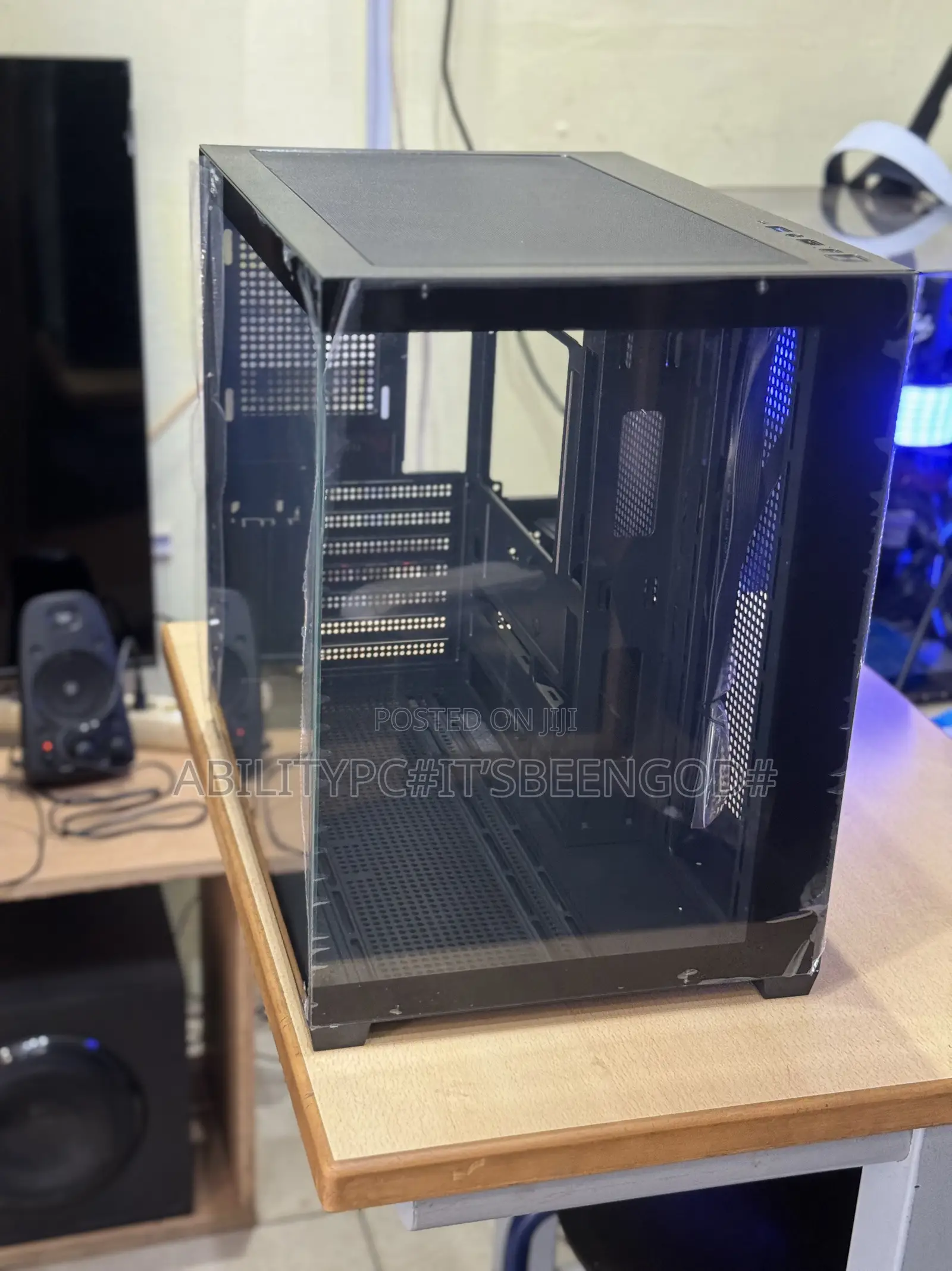 Snowman Tempered Glass Gaming Case