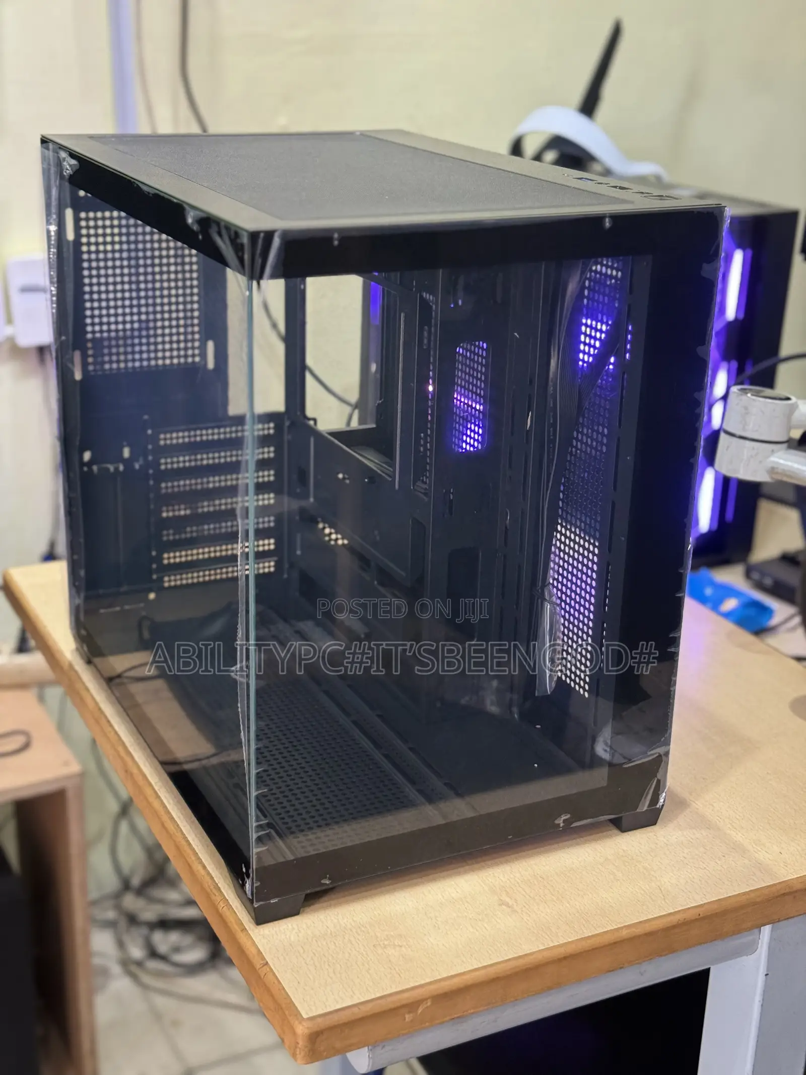 Snowman Tempered Glass Gaming Case