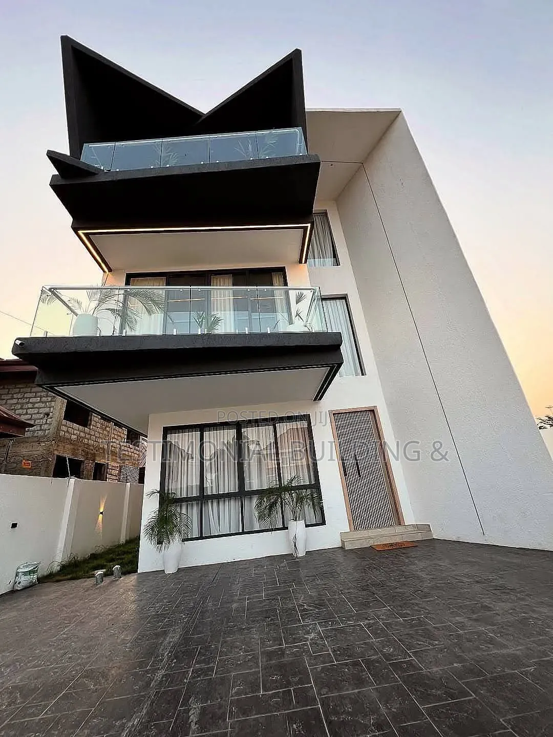 Furnished 4bdrm House in Testimonial Building, Ability for sale