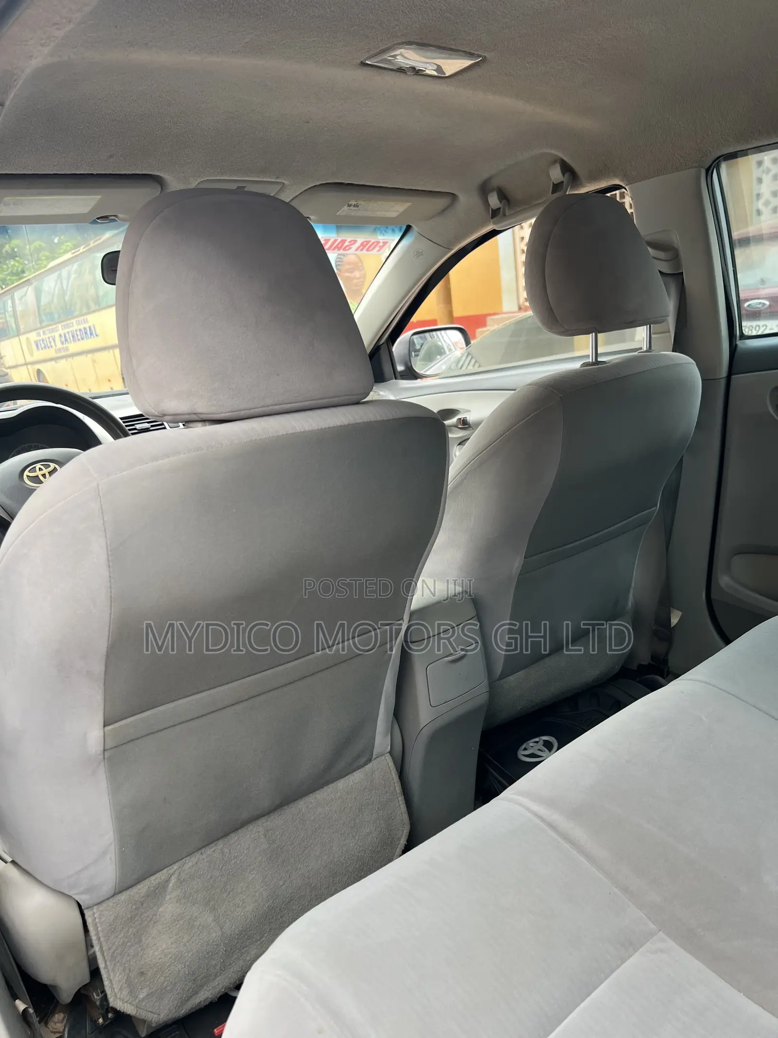 Toyota Corolla LE 4dr Sedan (1.8L 4cyl 4A) 2010 Silver
