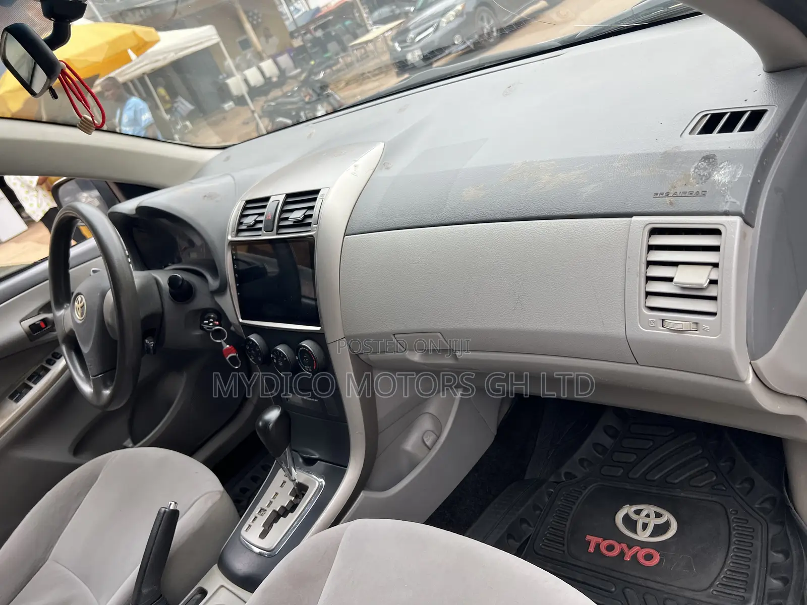 Toyota Corolla LE 4dr Sedan (1.8L 4cyl 4A) 2010 Silver
