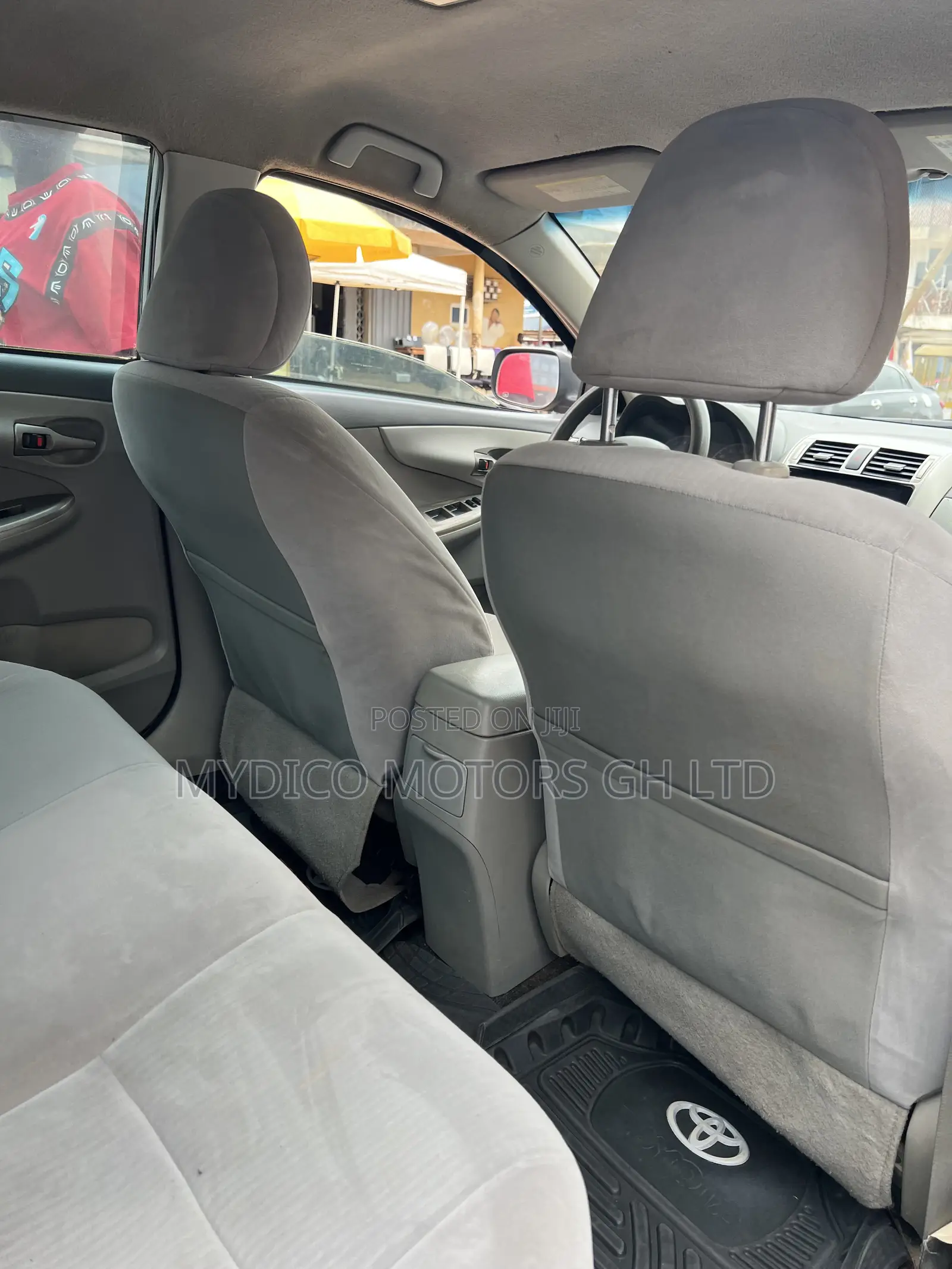 Toyota Corolla LE 4dr Sedan (1.8L 4cyl 4A) 2010 Silver