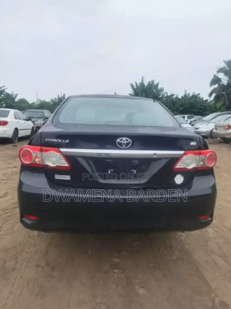 Toyota Corolla 2012 Black