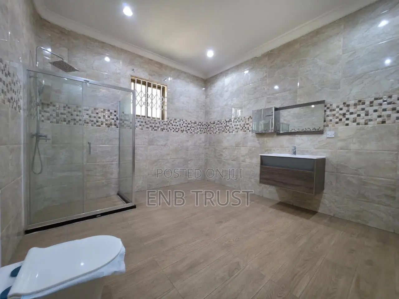 8bdrm Duplex in East Legon, A&C Mall Area for rent