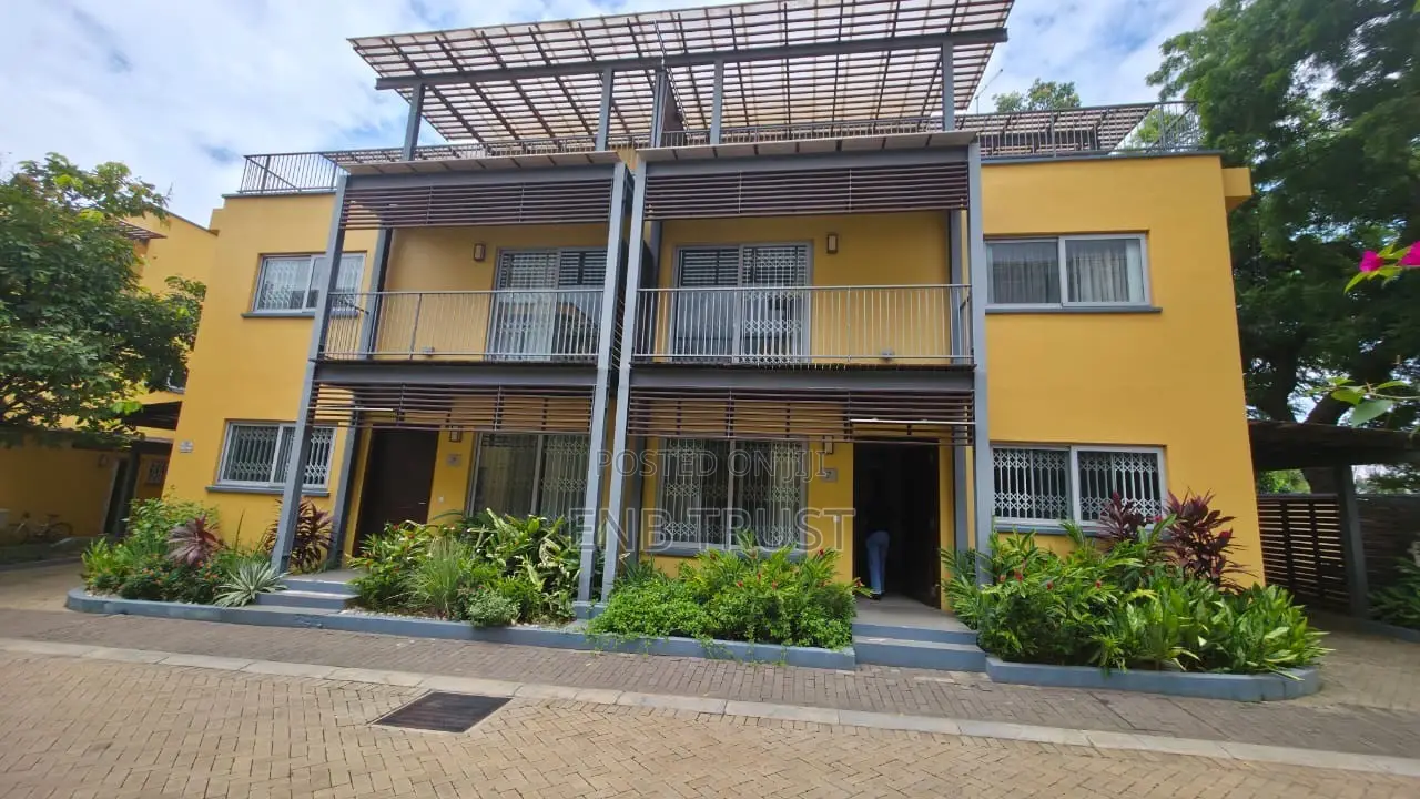 5bdrm Duplex in Cantonments, Acquinas for rent
