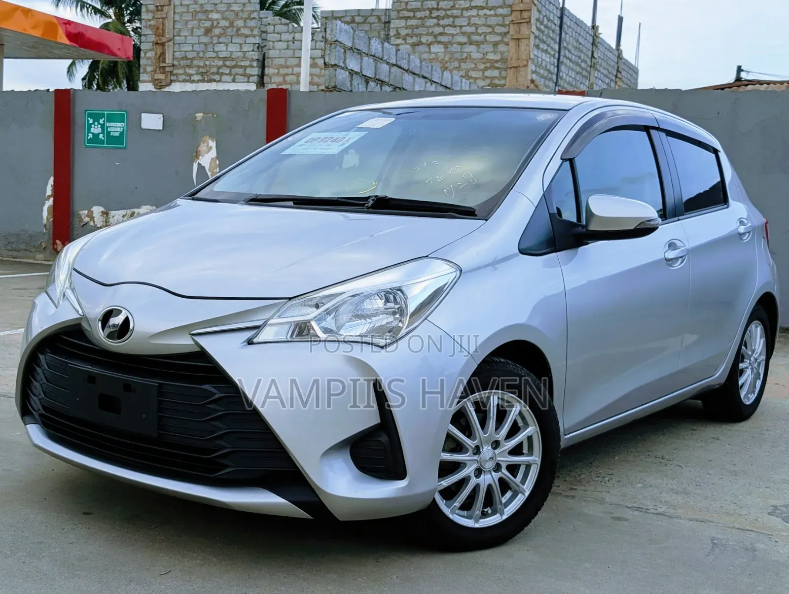 Toyota Vitz 1.3 FWD 3dr 2017 Silver