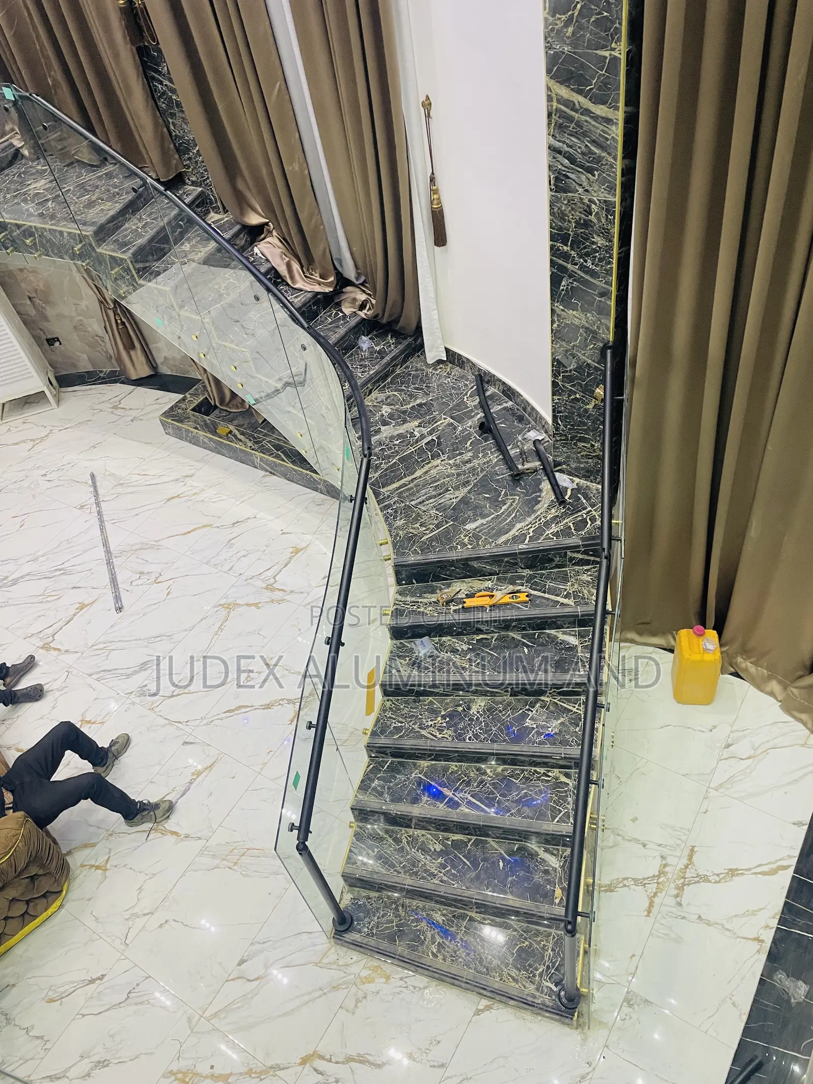 Bending Glasses on Staircase