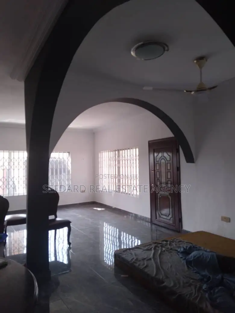 5bdrm House in Sefdard Properties, Spintex for rent