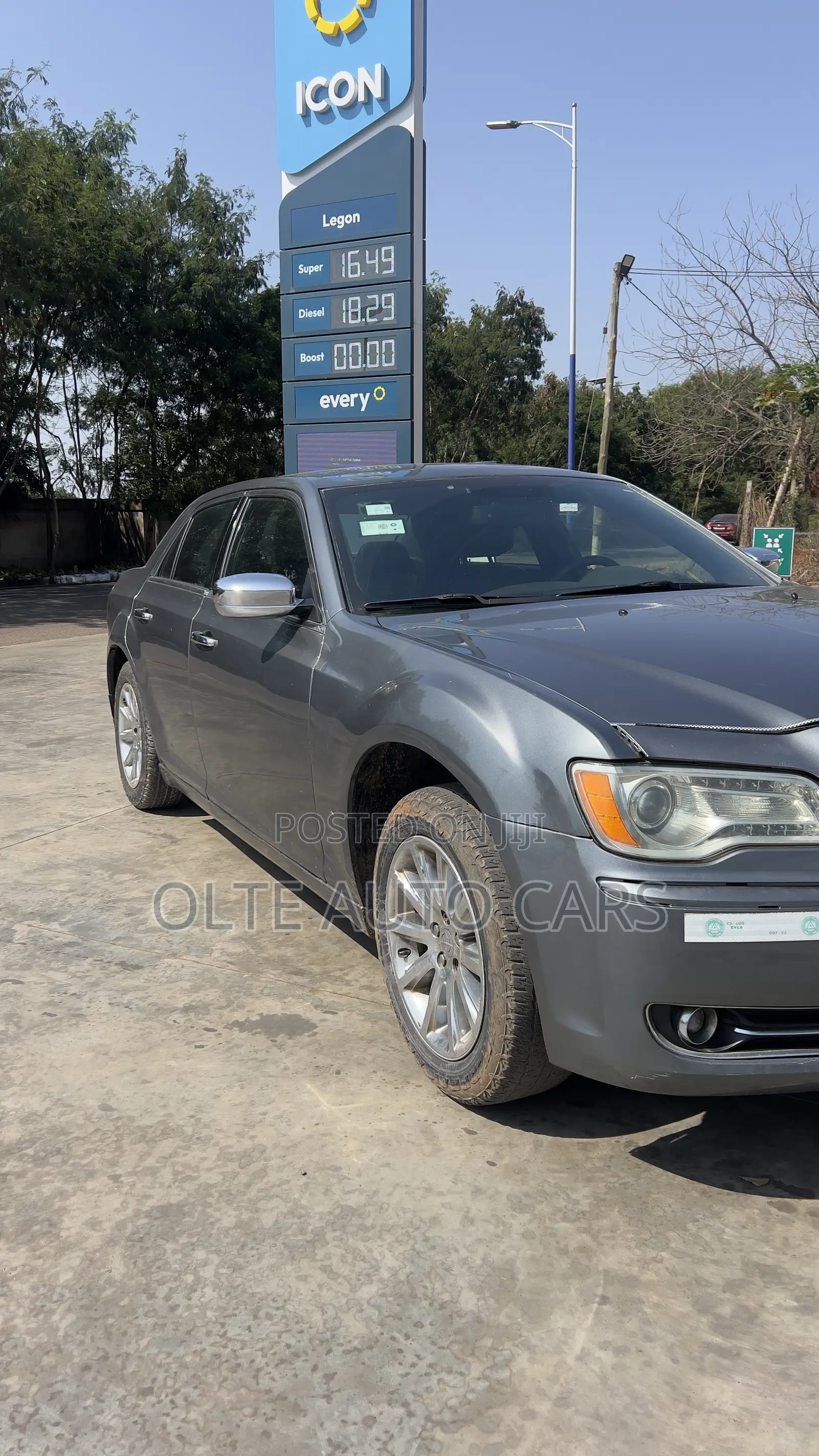 Chrysler 300 300S V6 3.5 AWD 2012 Gray