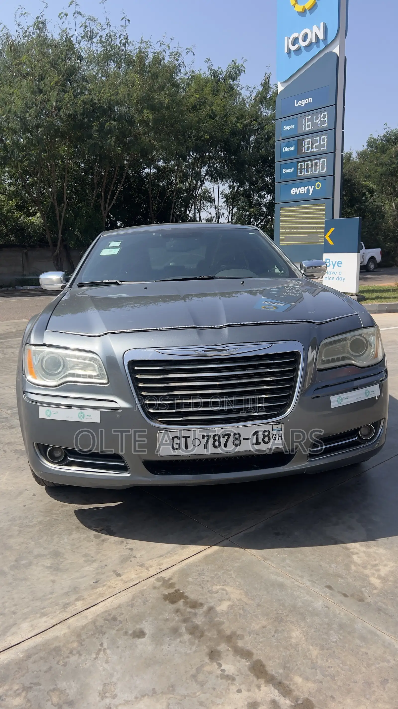 Chrysler 300 300S V6 3.5 AWD 2012 Gray