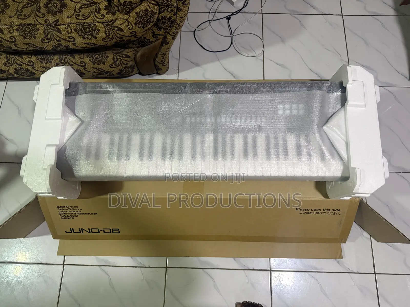 Roland Juno D6 + Gig Bag