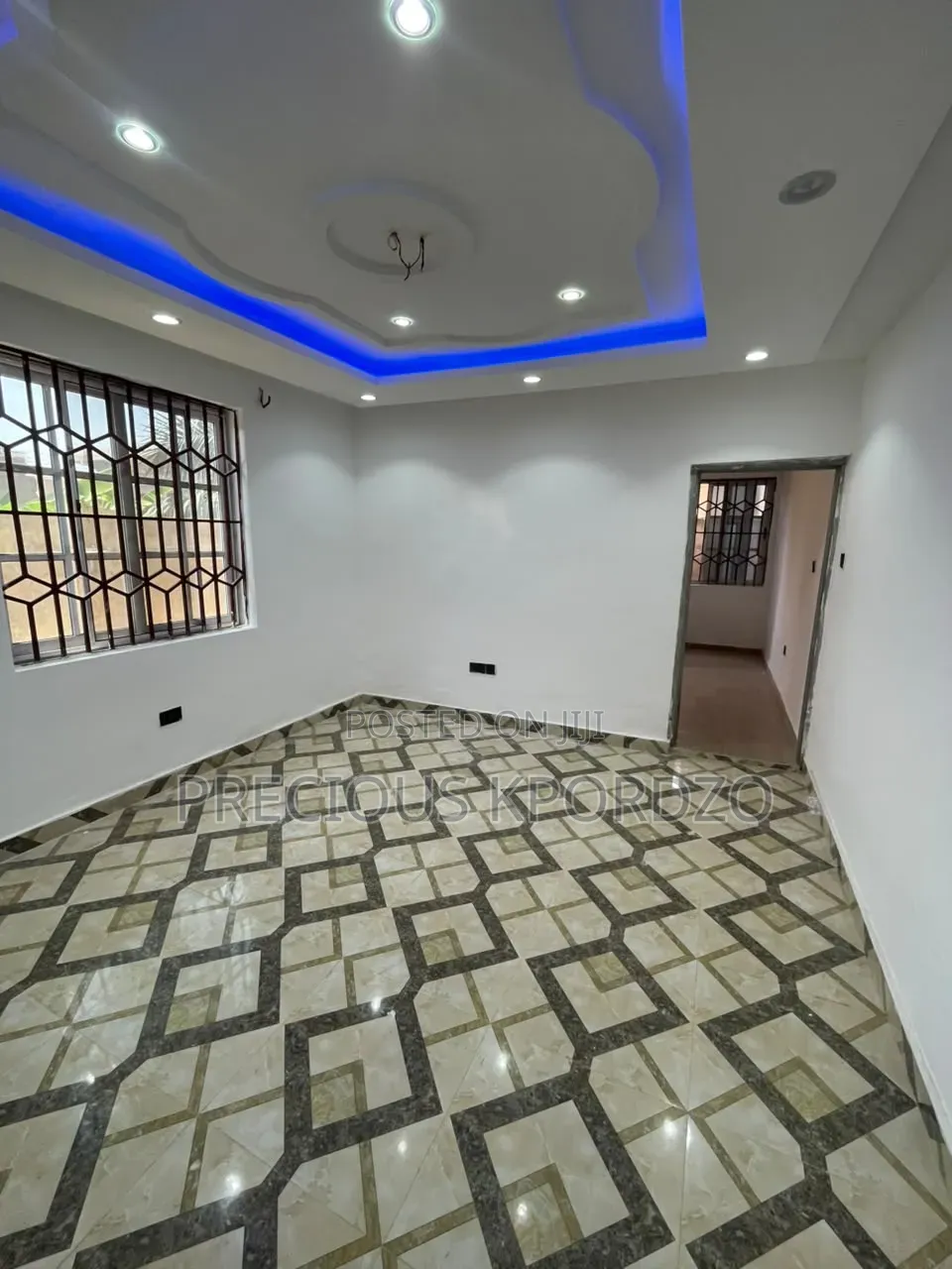 1bdrm Room & Parlour in Comm 1 Lakeside for rent