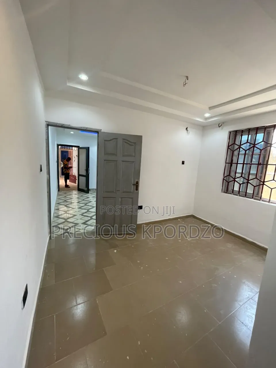 1bdrm Room & Parlour in Comm 1 Lakeside for rent