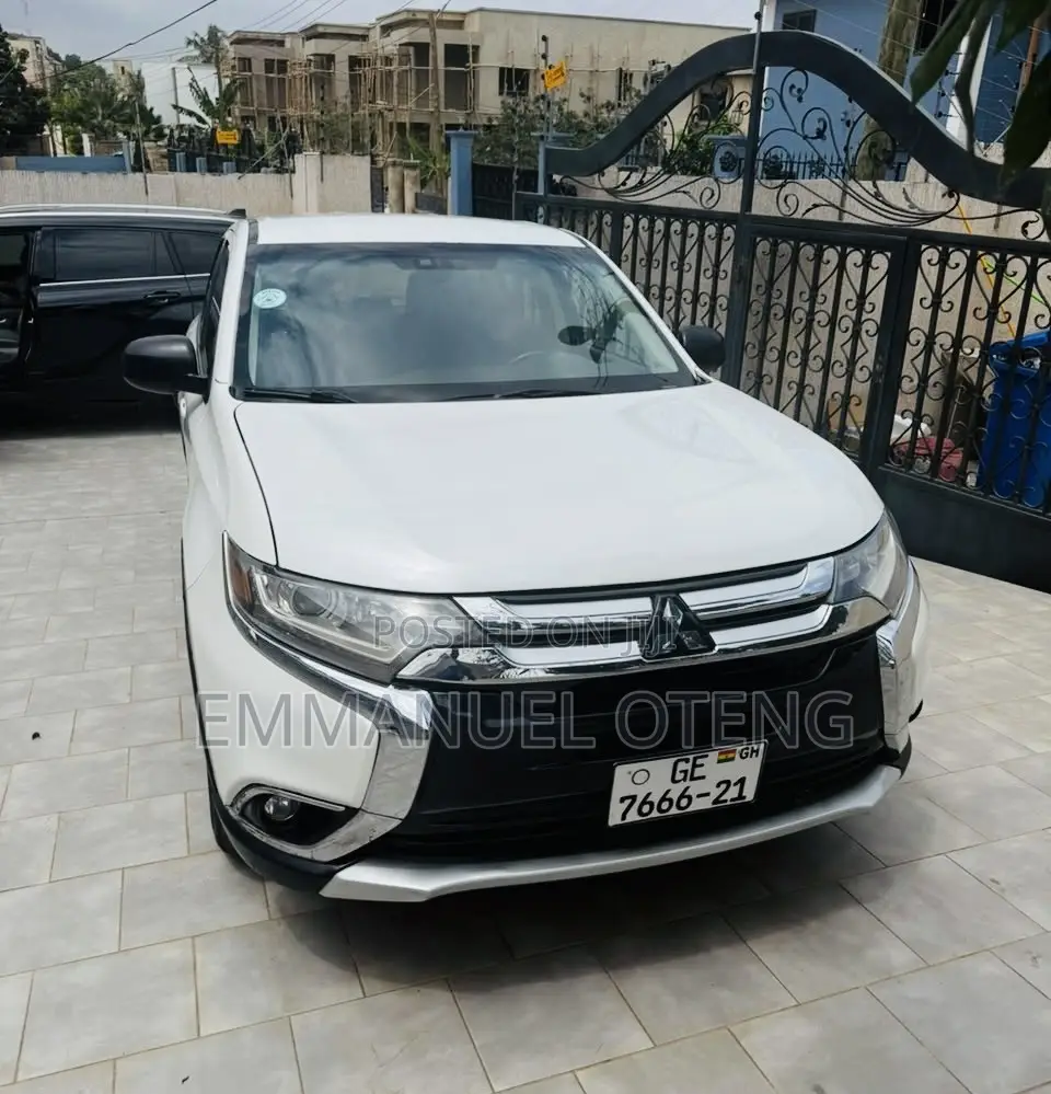 Mitsubishi Outlander 2017 Off white