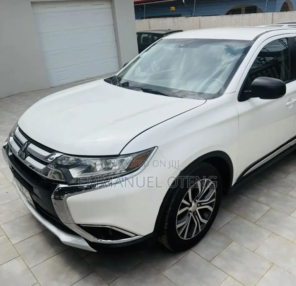 Mitsubishi Outlander 2017 Off white