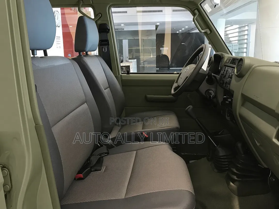 Toyota Land Cruiser 79 Series 2000 Green