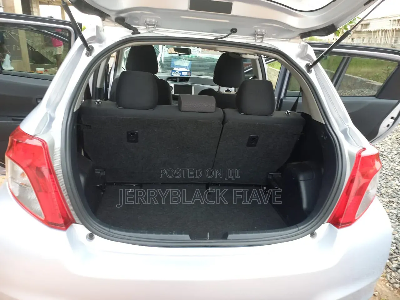Toyota Vitz 2013