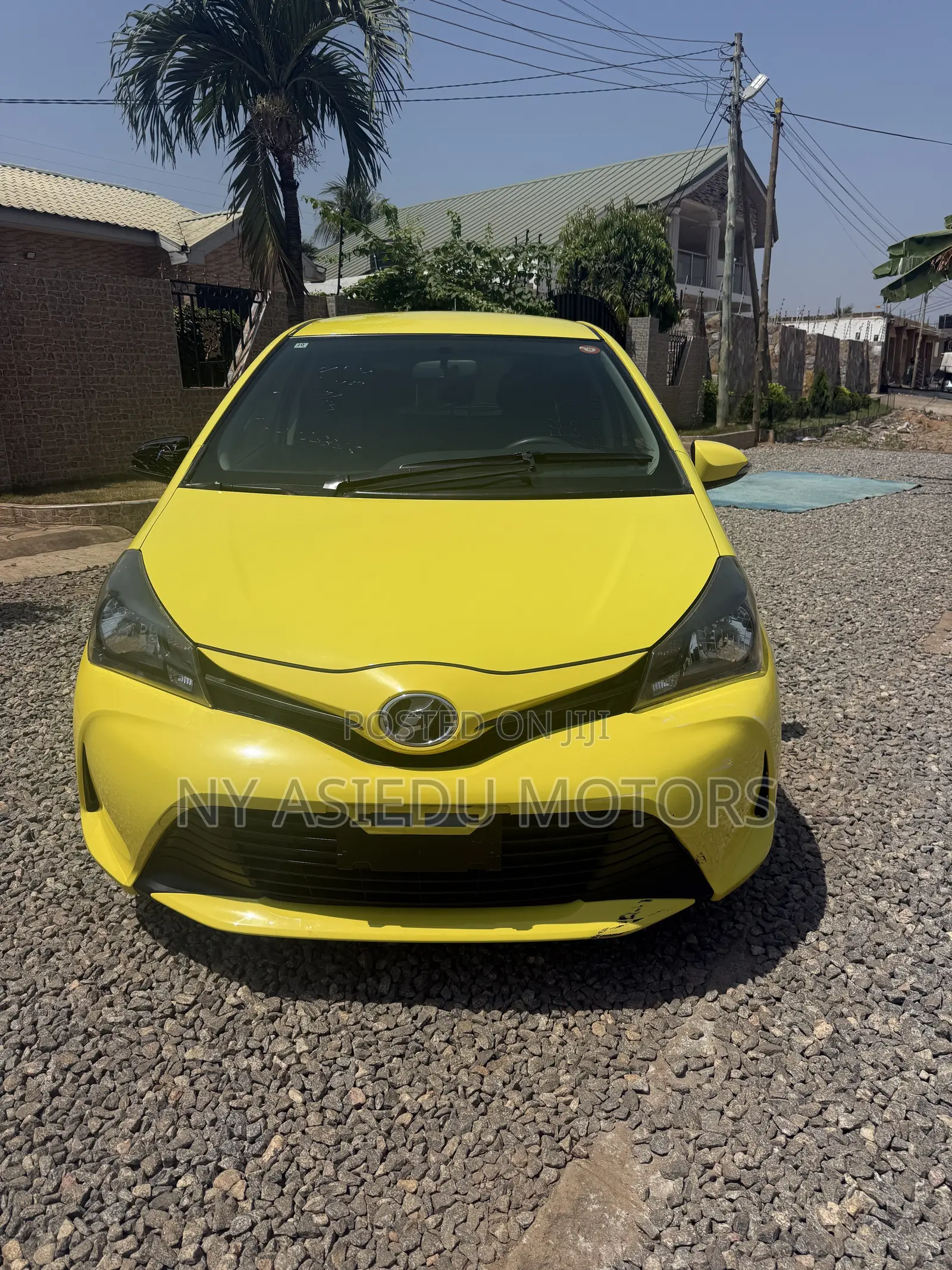 Toyota Vitz 1.3 FWD 5dr 2015 Yellow
