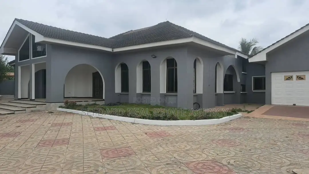 5bdrm House in Sefdard Properties, Kwabenya for rent