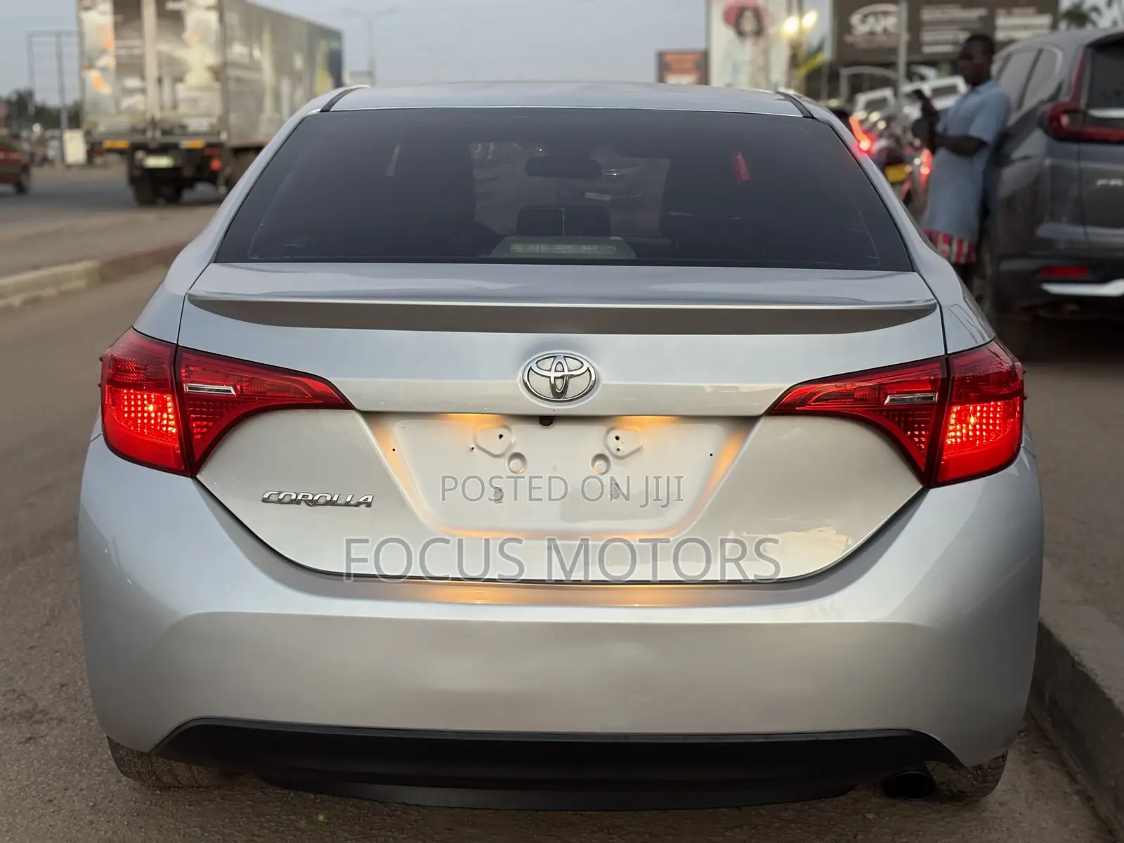 Toyota Corolla SE (1.8L 4cyl 2A) 2019 Silver