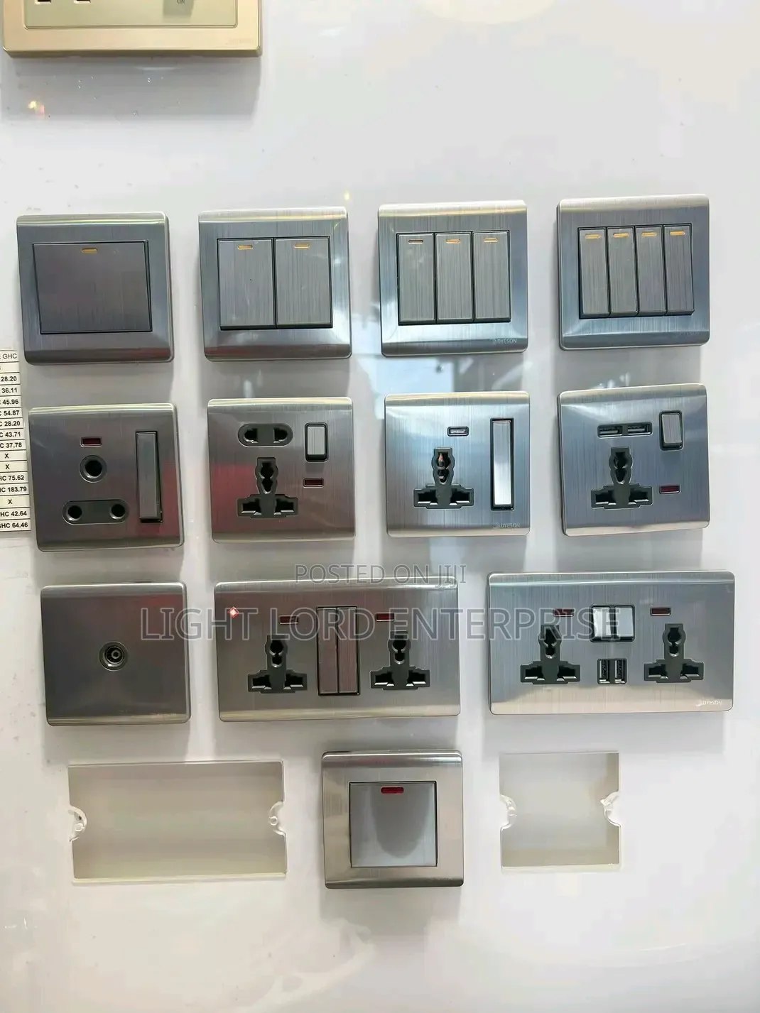 Huffington Socket and Switches