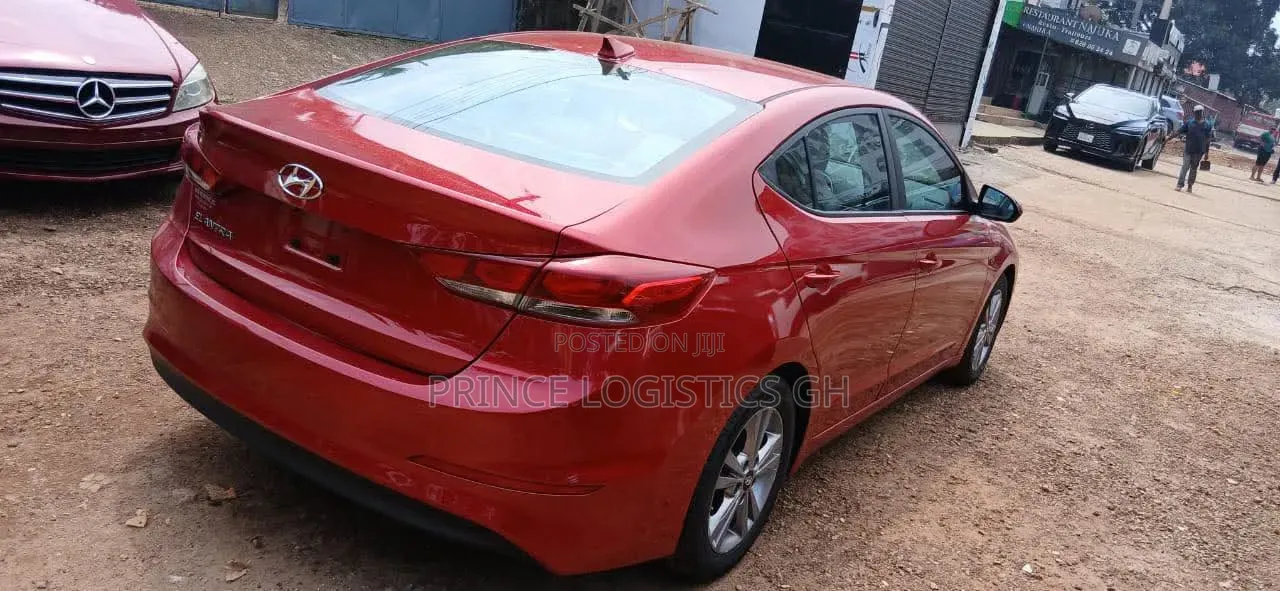Hyundai Elantra SE Sedan FWD (2.0L 4cyl 6M) 2017 Red